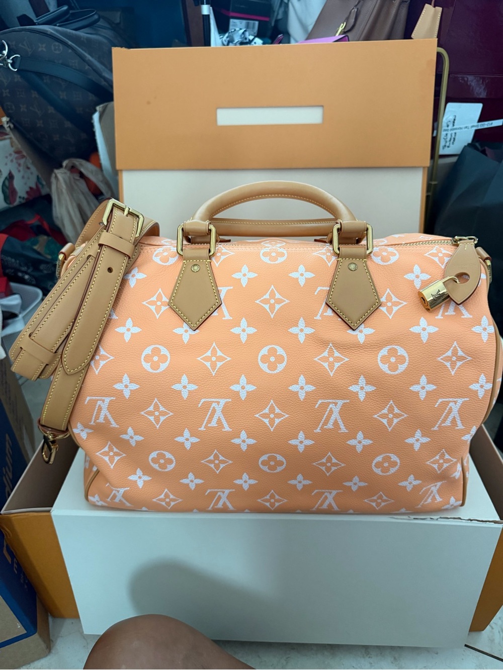 Louis Vuitton P9 Summer Peach Monogram Speedy Bandoulière 40 extra pics/video